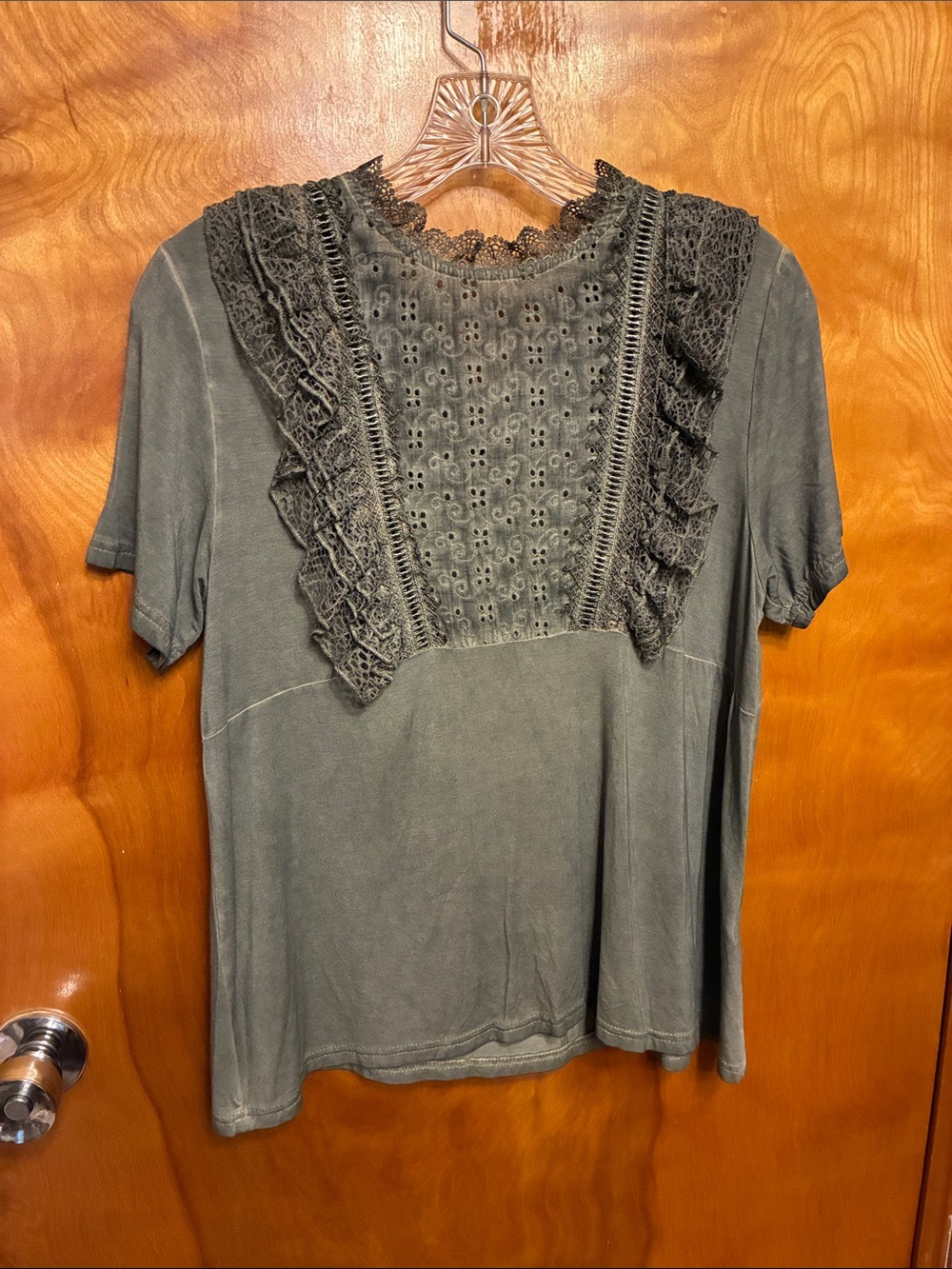 POL Olive Green Eyelet Lace Yoke Short Sleeve Top. Size Small. Will fit M. NWOT